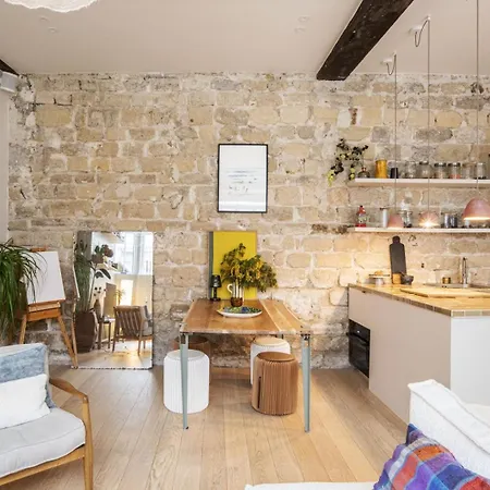 Hippie Foody Lovers Apartment